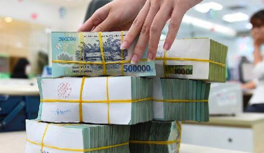 NHNN hút ròng trở lại hơn 9.800 tỷ, lãi suất qua đêm dao động dưới 4,5%/năm
